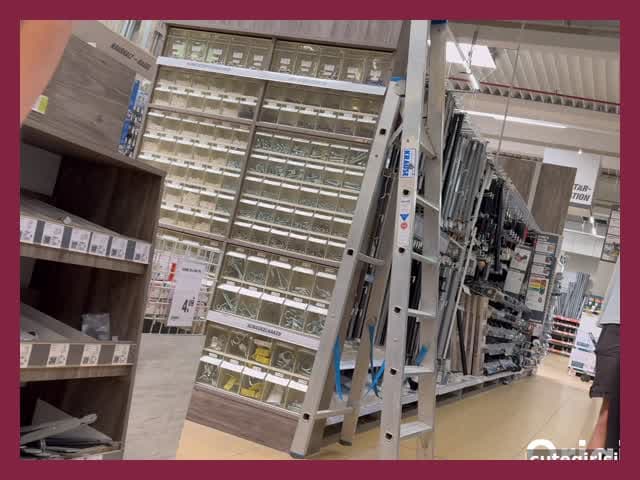 Yng Little Thing 4 K